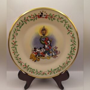 Lenox Disney Holiday Salad Plate "A Caroling We Go" Mickey & Friends W Gold Trim